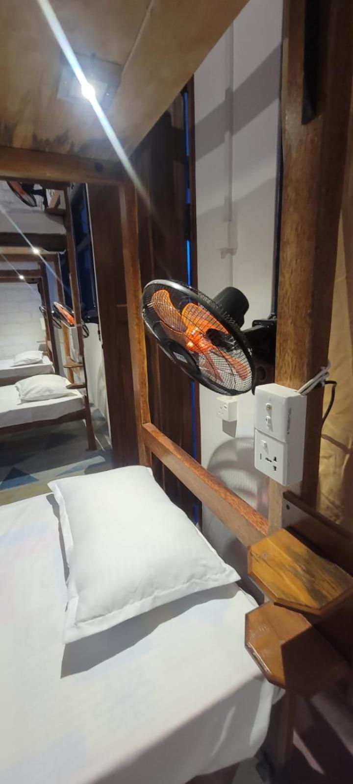 The Empyrean Airport Transit Hotel 卡图纳耶克 外观 照片