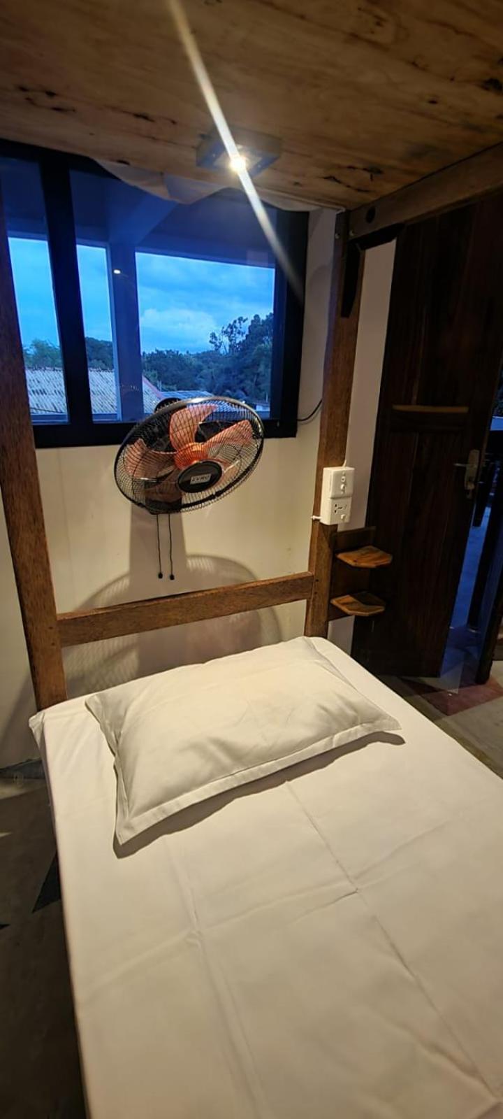 The Empyrean Airport Transit Hotel 卡图纳耶克 外观 照片