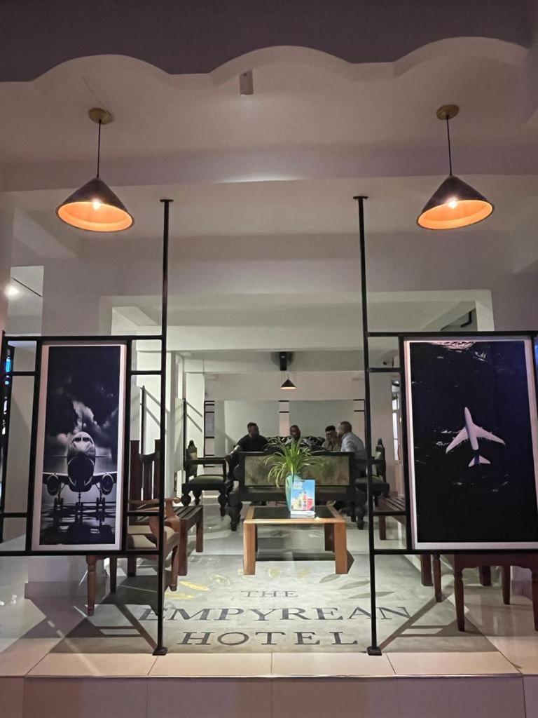 The Empyrean Airport Transit Hotel 卡图纳耶克 外观 照片